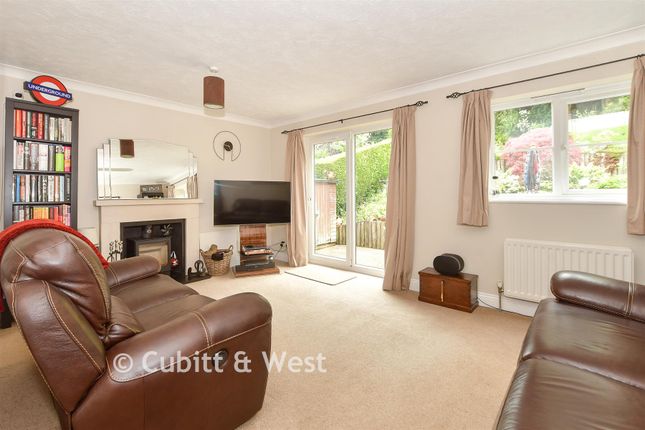 17, Richmond Way, East Grinstead photo 4
