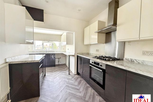 14, Marson Avenue, Woodlands, Doncaster photo 2