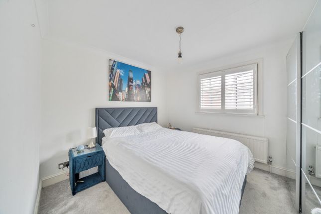 53C, Ellesmere Road, London photo 4