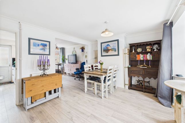 27 Hatford Road, Reading photo 3