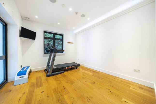 Outbuilding / Gym
