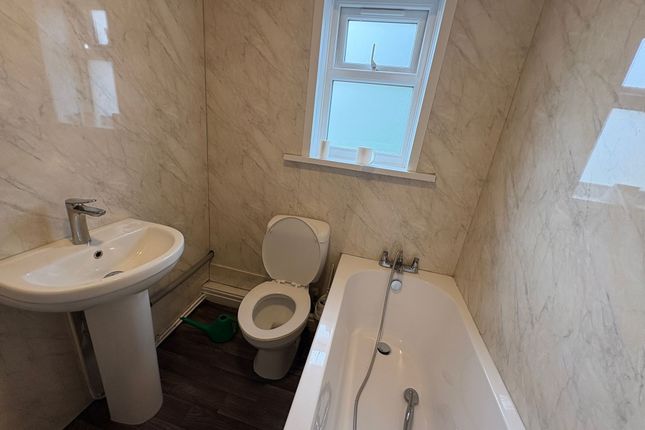 37 Salisbury Street, Preston photo 3