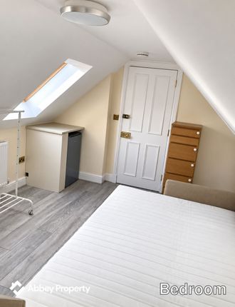 Room 5 Wardown Crescent, Luton photo 5