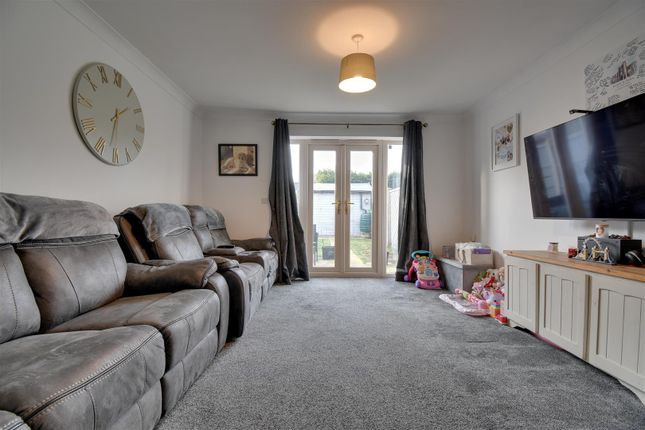 12, Barnard Meadows, Kirton Lindsey photo 3