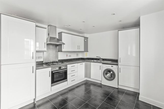 9 Grange House, Grange Drive, High Wycombe photo 3