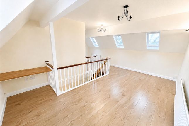 14, Chantry Gate, Cheltenham photo 5