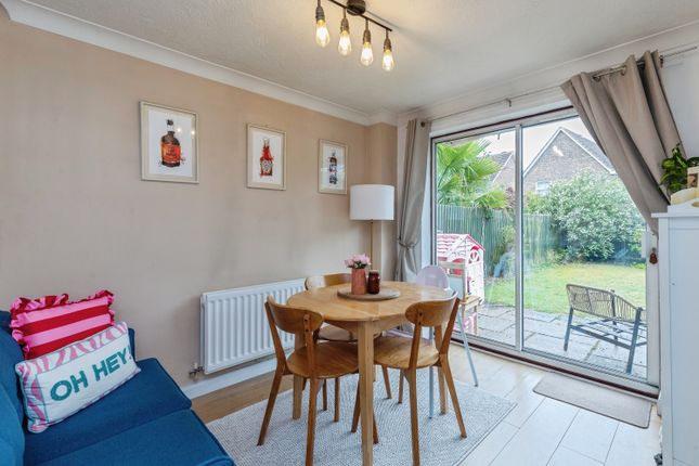 21, Willowherb Close, Chatham photo 4