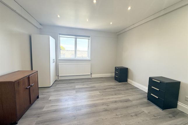 Flat 4, 280, Craven Park Road, Hackney photo 4