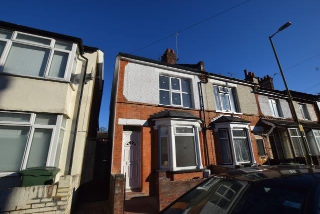 Thumbnail End terrace house for sale in Harwoods Road, Watford