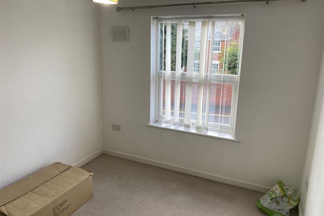 34, Perrett Walk, Kidderminster photo 4