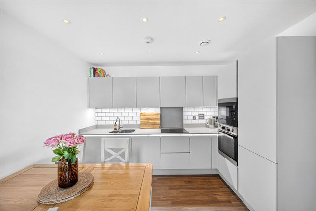 Flat 18, Moreno House, 15, Marlowe Road, London photo 4