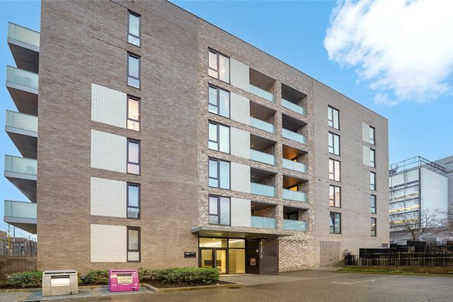 Thumbnail Flat for sale in Glassblowers House, Aberfeldy Village, 15 Valencia Close, Poplar