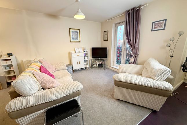 21, Eyam Way, Grantham photo 2