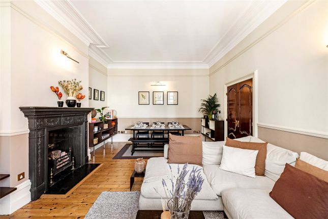 Flat for sale in Park Mansions, 141-149 Knightsbridge, London