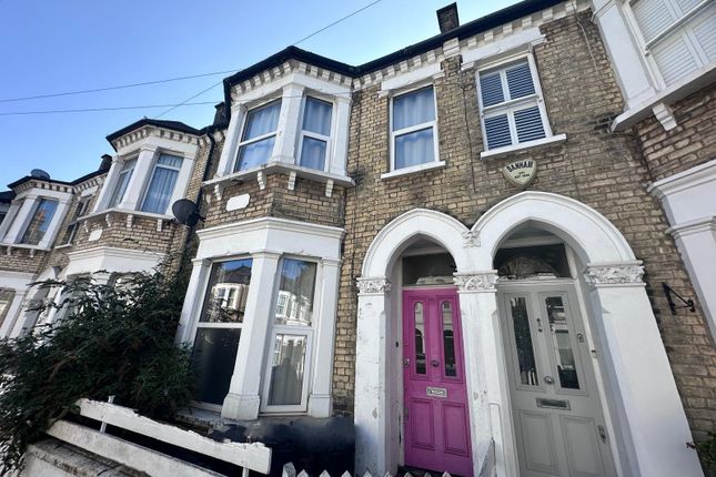 Four Bedroom Terraced House In Sw11