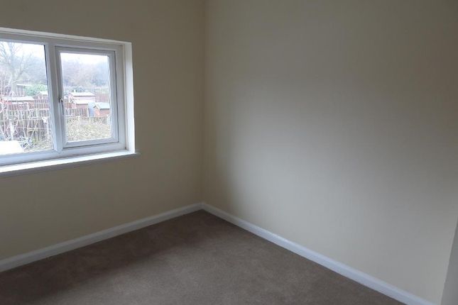 End terrace house to rent in Barnsley Street, Hull