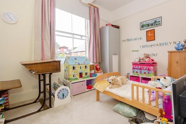Terraced house for sale in Lynmouth Road, East Finchley, London