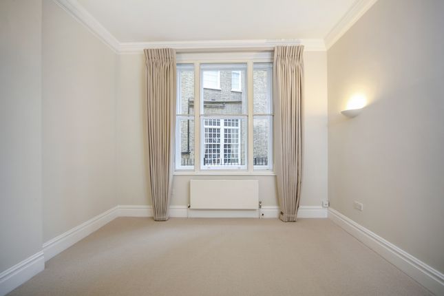 Flat to rent in Sloane Square, London