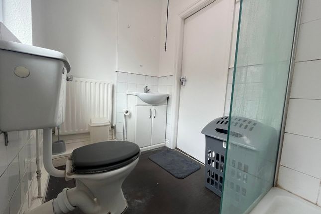 297 Top Floor Flat, Monks Road, Lincoln photo 3