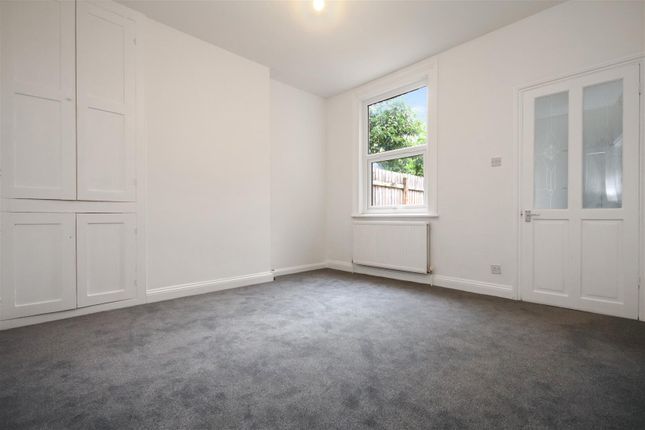 Wellingborough Road, Rushden photo 3