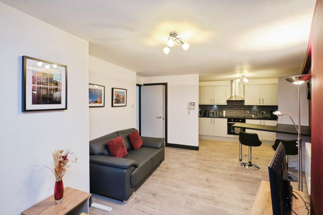 2-bed flat on Flat 47/City Heights, 85 Old Snow Hill, Birmingham, £149,950