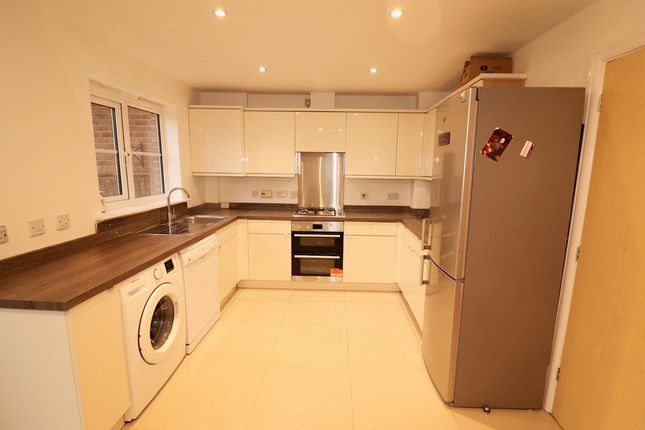 66, Grays photo 2