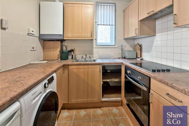 30 Angelfield, St. Stephens Road, Hounslow photo 3