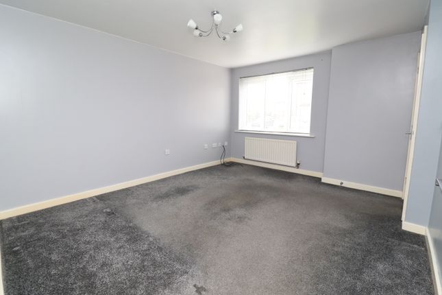 Town house for sale in Kingfisher Drive, Wombwell, Barnsley