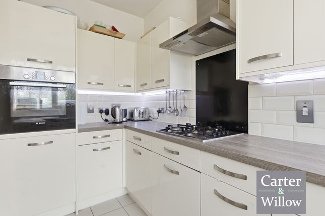 16, Baynes Crescent, Dagenham photo 4