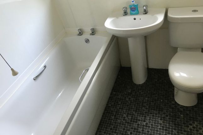 2, Croft Close, Birmingham photo 5