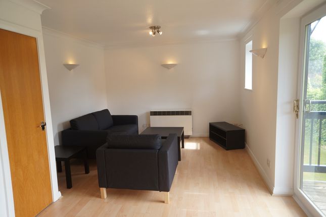 Flat 6, Manchester photo 2