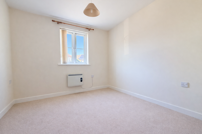 22, Otter Springs, Gillingham photo 5