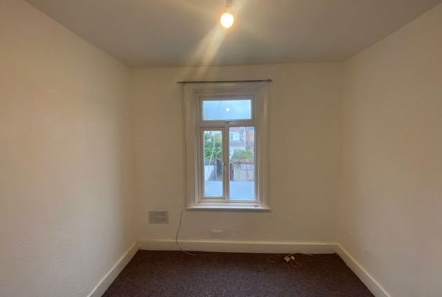 44 Trinity Road, Southall photo 4