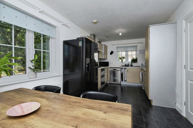 2, Chichester Road, Hailsham photo 4