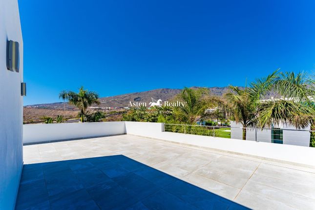 Villa for sale in Golf Costa Adeje, Costa Adeje, Santa Cruz Tenerife