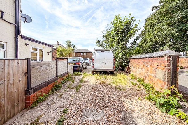 39b, Copsewood Road, Watford photo 2