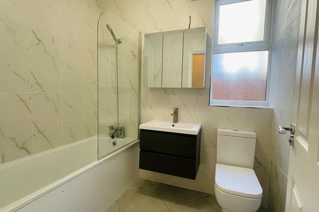 718, High Road, Leyton photo 2