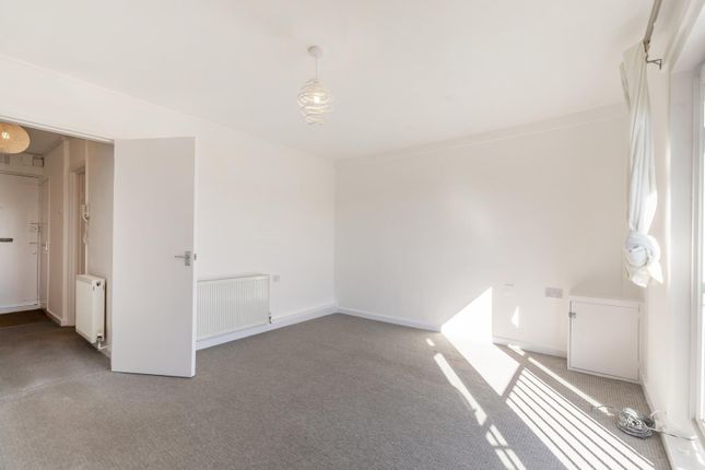 17 Violette Szabo House, Hamilton Road, West Norwood photo 4