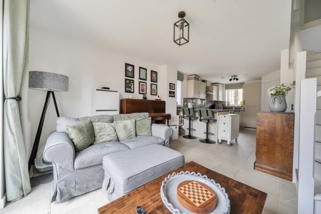 8, Viggers Drive, Banbury photo 4