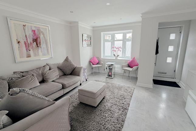 107, Shrewsbury Road, Carshalton photo 2
