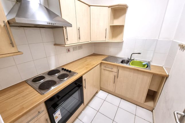 8 Flat 2,, Livingston Avenue, Liverpool photo 3