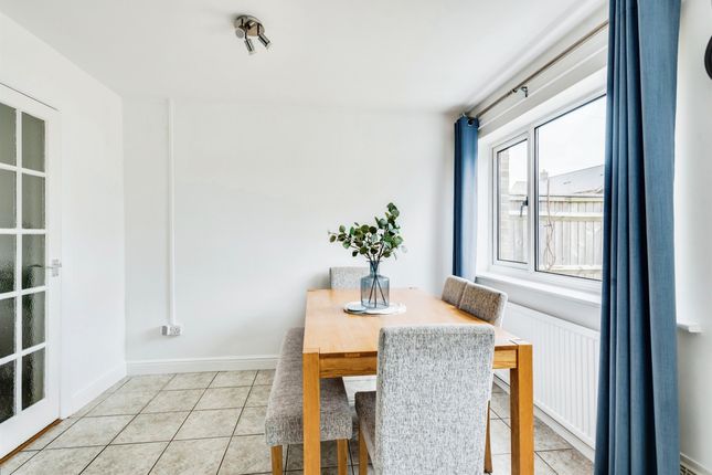 End terrace house for sale in Stoneleigh Drive, Carterton