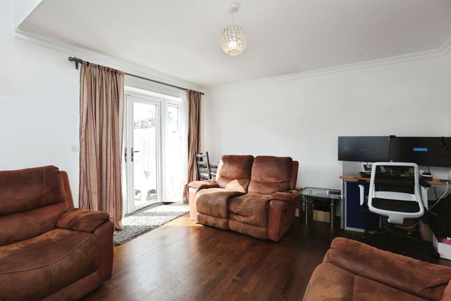 118, Waterloo Road, SOUTHAMPTON photo 4