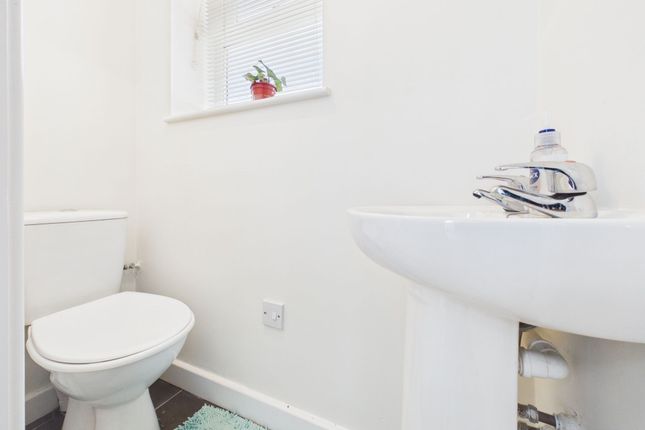 26 Loxley Green, Hull photo 2