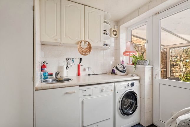 34, Suffolk Way, Droitwich photo 4