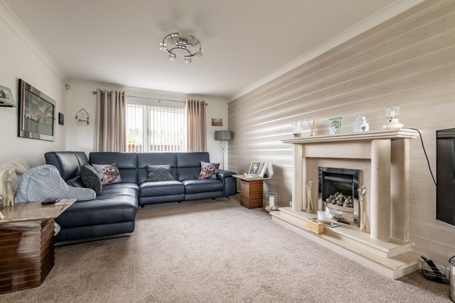 32, Rose Gardens, Cairneyhill photo 4