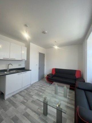 Thumbnail Flat to rent in Warrington Road, Rainhill, Prescot
