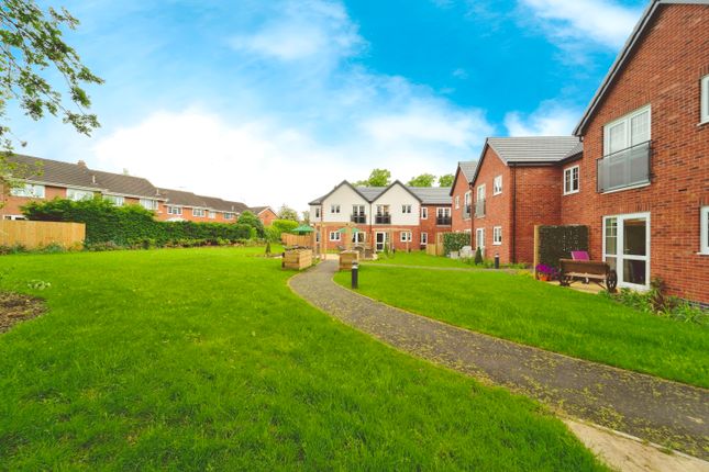Flat for sale in Hooton Road, Willaston, Cheshire