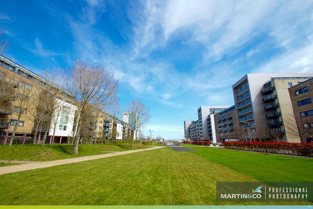 Studio flat on 4, Hartland House, Cardiff Bay, Cardiff, £80,000