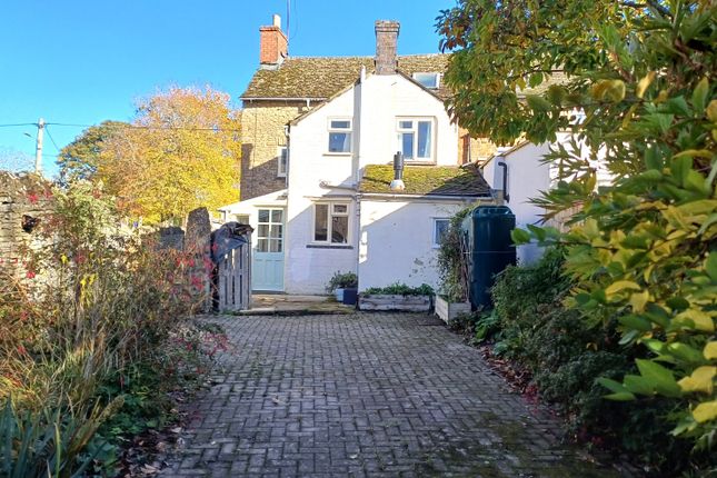 Myrtle Cottage, Chapel Row, Chadlington photo 3